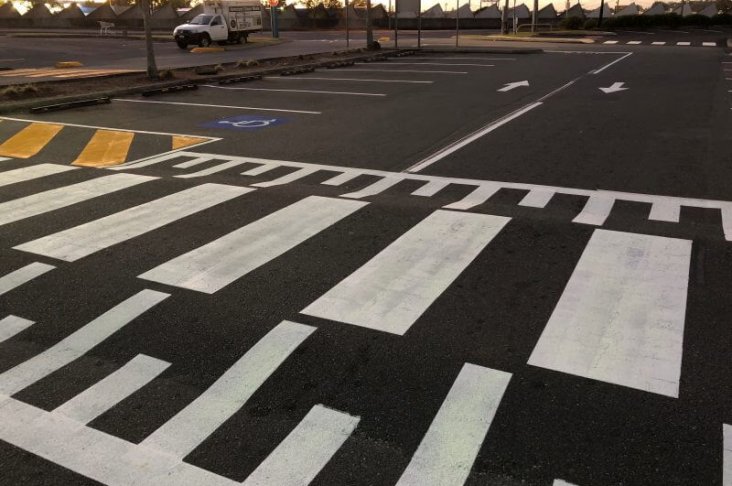 Road line markings- crossing